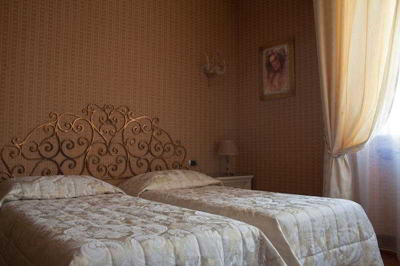 C-Hotels De Rose Palace Флоренция Экстерьер фото