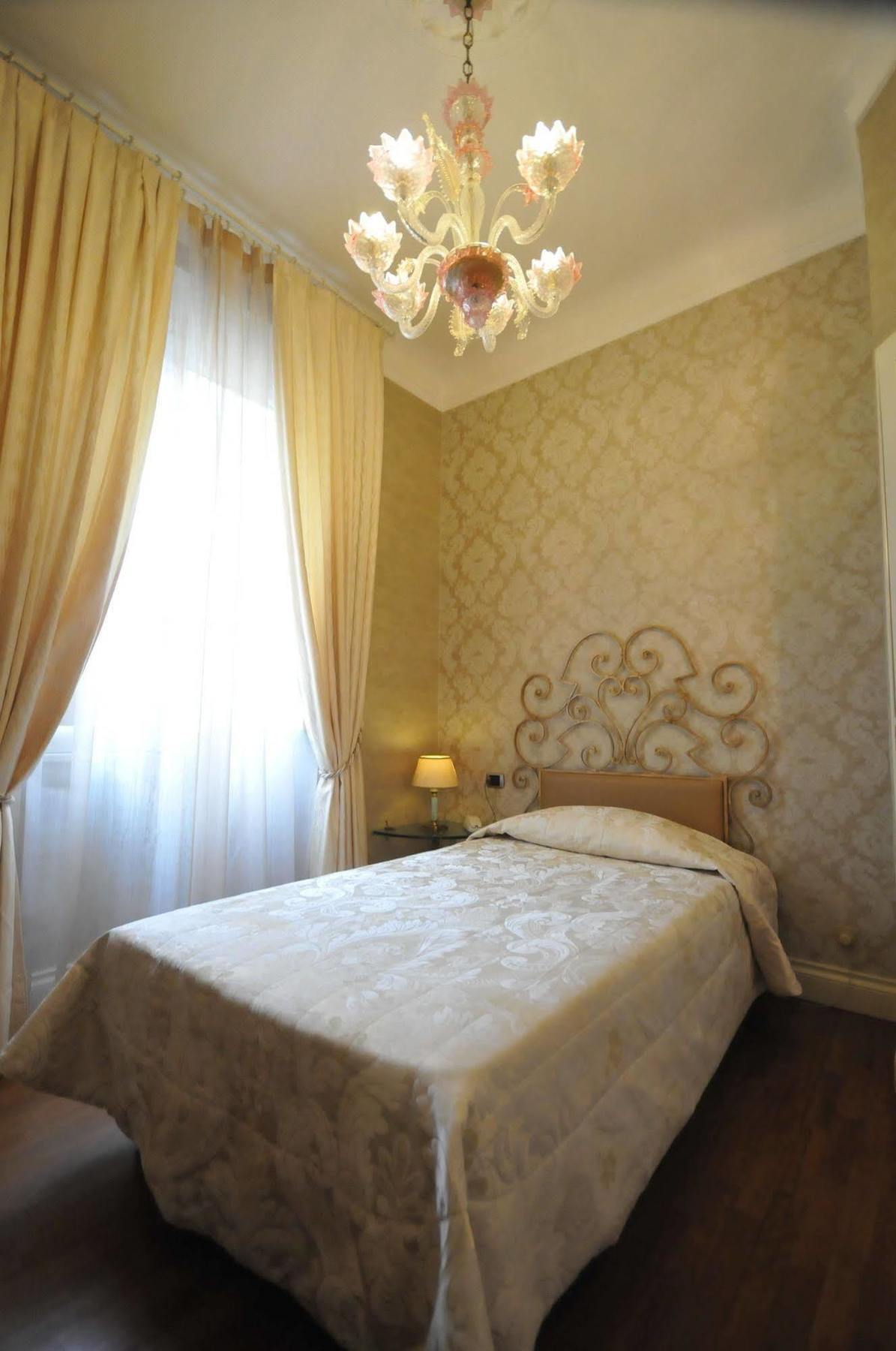C-Hotels De Rose Palace Флоренция Экстерьер фото