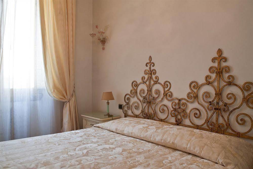 C-Hotels De Rose Palace Флоренция Экстерьер фото
