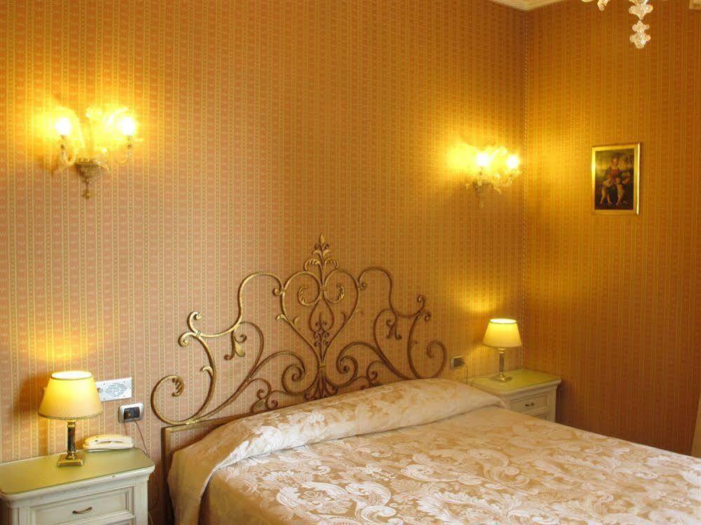C-Hotels De Rose Palace Флоренция Экстерьер фото