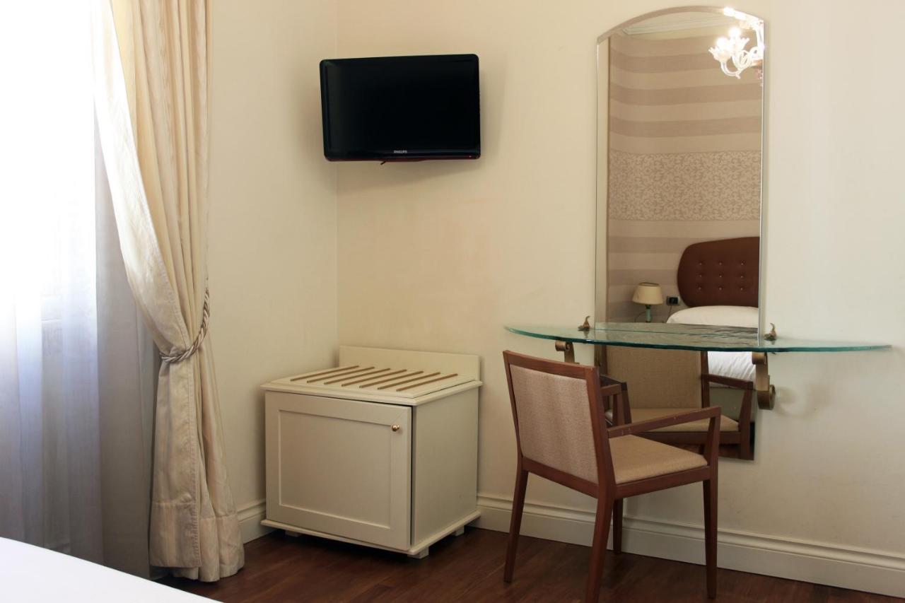 C-Hotels De Rose Palace Флоренция Экстерьер фото