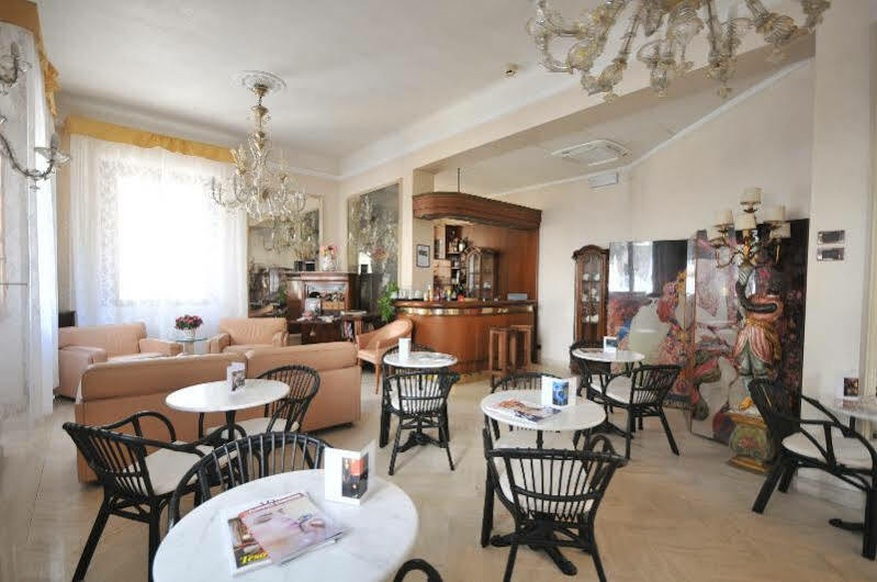 C-Hotels De Rose Palace Флоренция Экстерьер фото